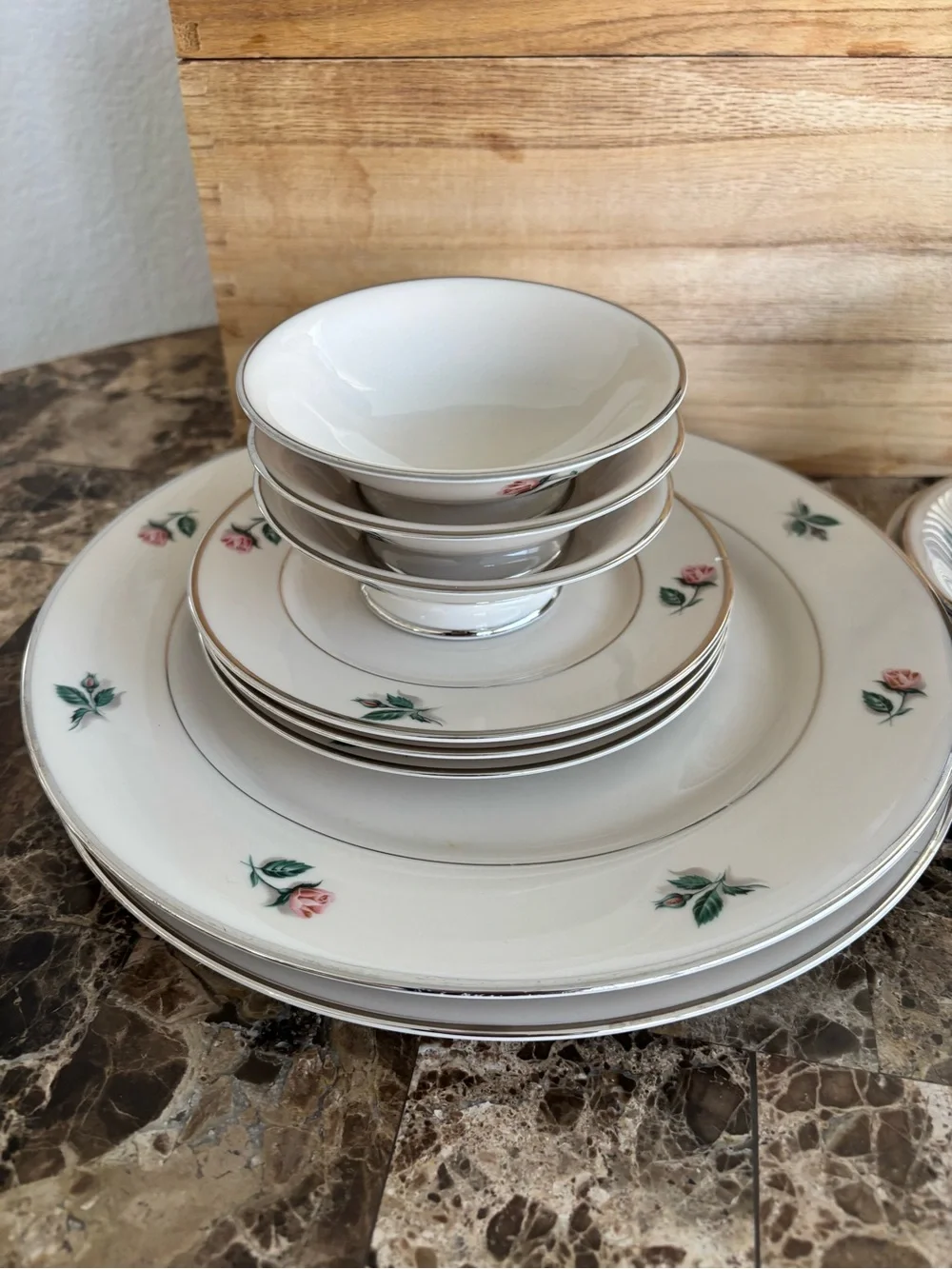 Vintage Fleetwood China Sweetheart Rosebud 22Pc Dinnerware Set Platinum Trim MCM